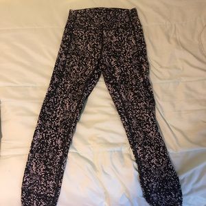 Lululemon - In Movement 7/8 Tight - Chirasu Black